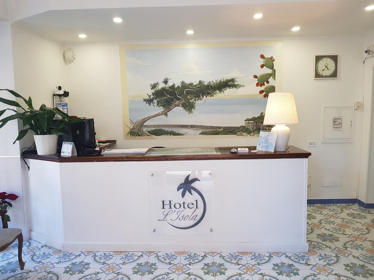 Hotel L'Isola Санта-Маринелла Экстерьер фото